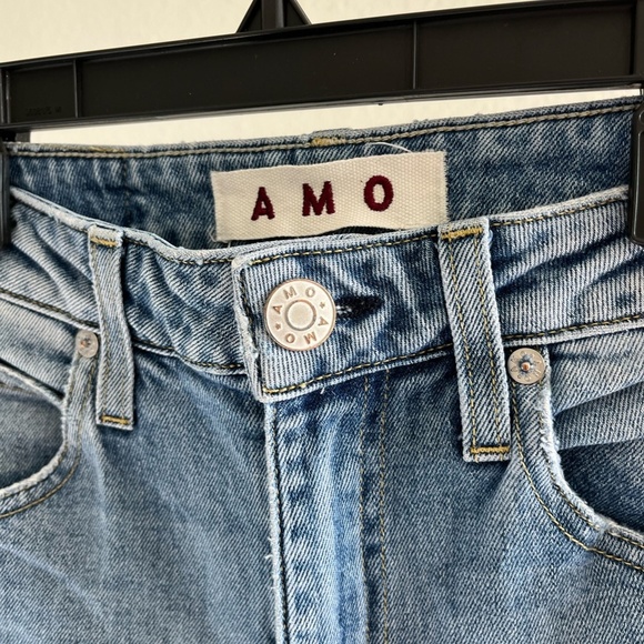 AMO | Luxury Denim Bella Cropped Straight-Leg Jean in Baby Blues | Size 25 - Picture 4 of 11